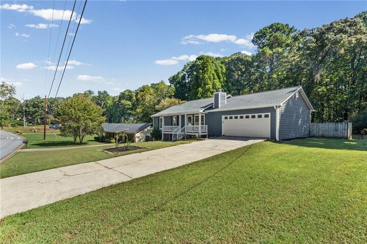 Property Photo:  2602 W Regal Court  GA 30044 
