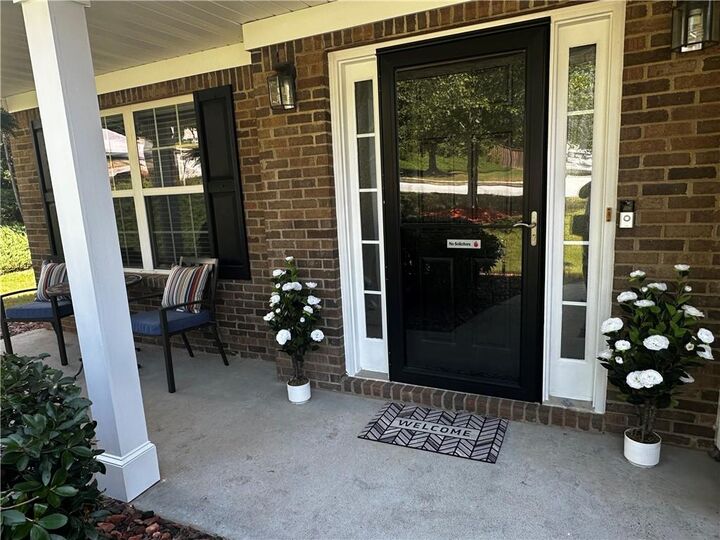 Property Photo: 1138 Mitford Lane GA 30019