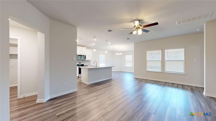 Property Photo: 1927 Caponier Street TX 76559