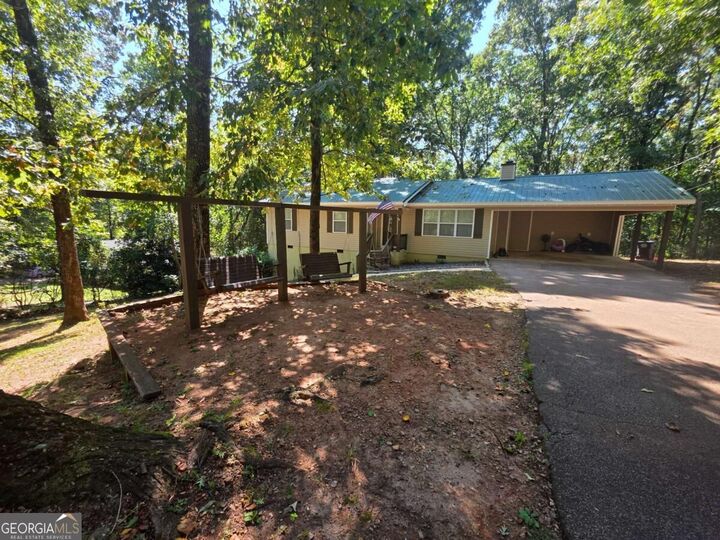 Property Photo: 105 Heatherbrook Drive GA 30240