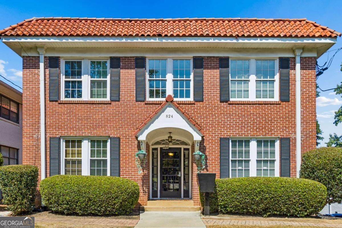 Property Photo: 824 Greenwood Avenue NE 11 GA 30306