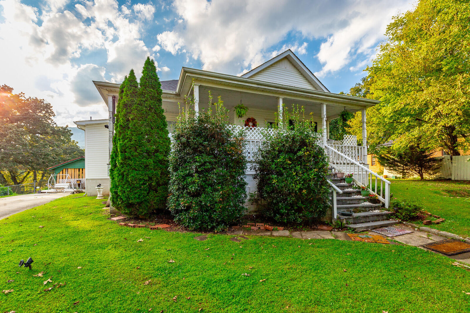 Property Photo: 287 S Oak Street TN 37397