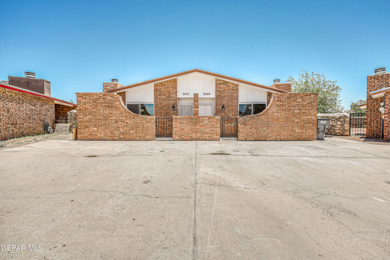 Property Photo: 3008 Barkarian Place TX 79936