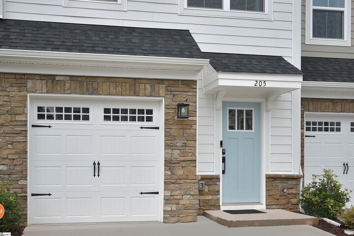 Property Photo: 205 Lograto Lane SC 29681