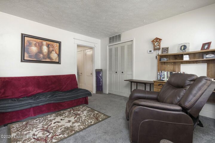 Property Photo: 603 Brookline Ave KY 40214