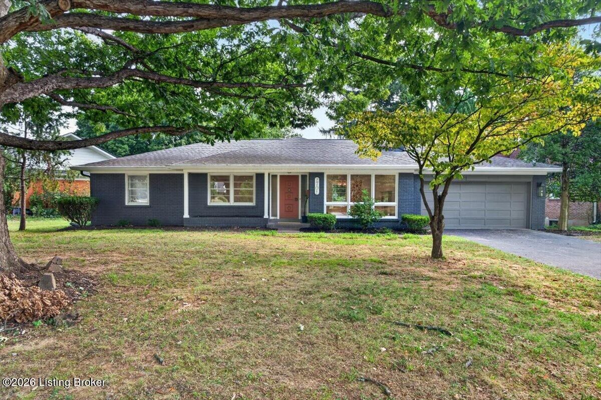 Property Photo: 2701 Lamont Rd KY 40205