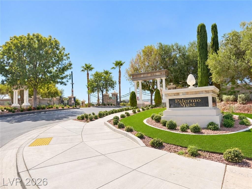 Property Photo: 1472 Dragon Rock Drive NV 89052