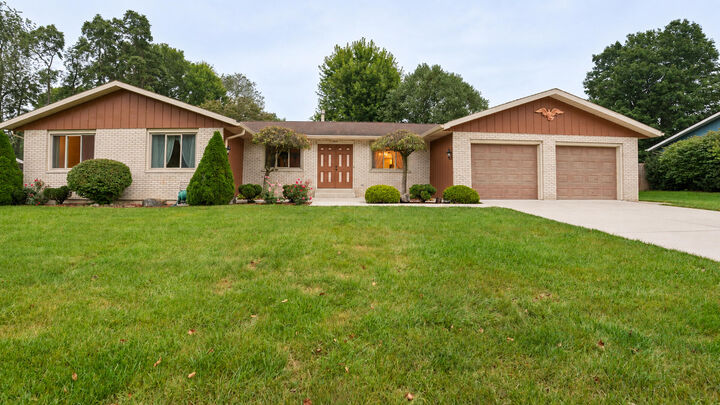 Property Photo: 2633 N Stuyvesant Lane IN 46350