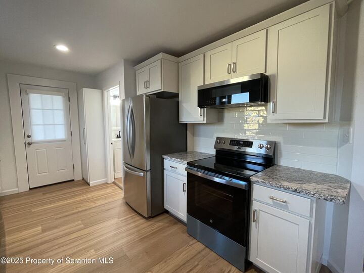 Property Photo:  1064 Lincoln Street Apt. A  PA 18519 