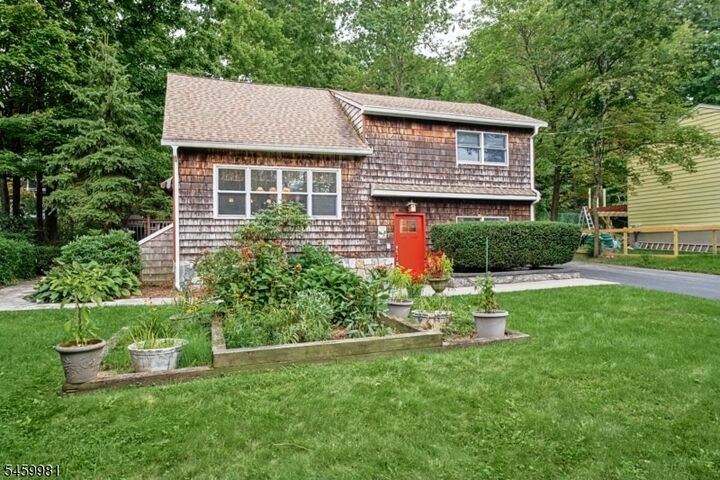 Property Photo:  9 Melrose Ave  NJ 07421 
