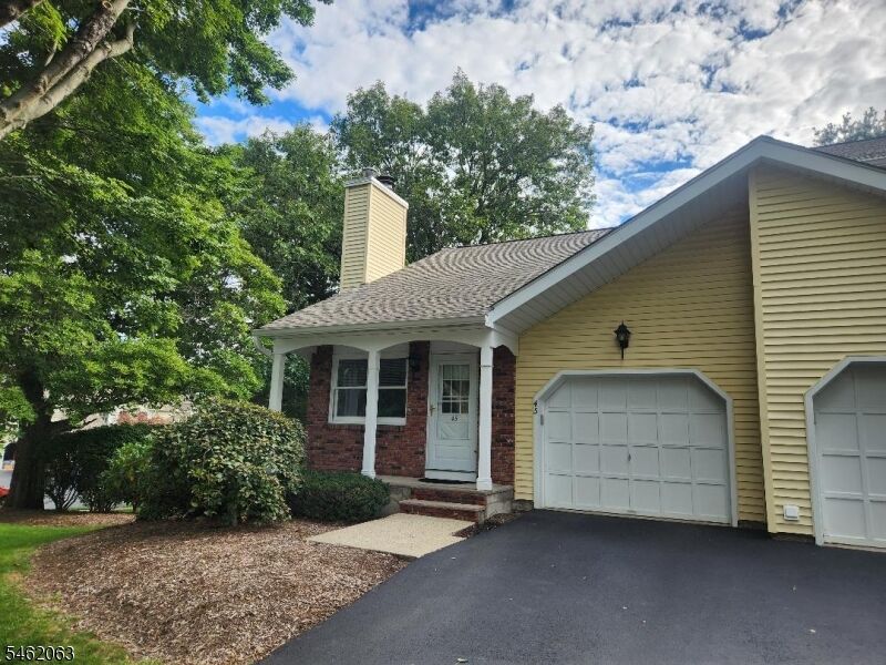 Property Photo:  45 Bridle Way  NJ 07871 