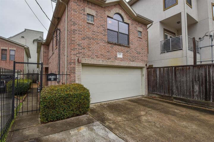 Property Photo: 5710 Cornish Street 1 TX 77007