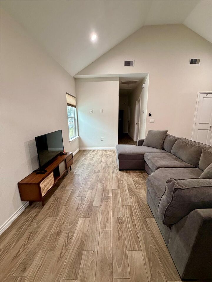 Property Photo:  16601 E Ivanhoe  TX 77316 