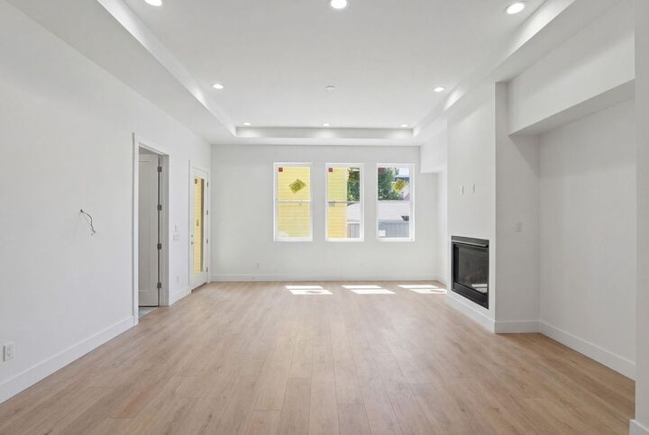 Property Photo: 310 W 9th Street TX 77007