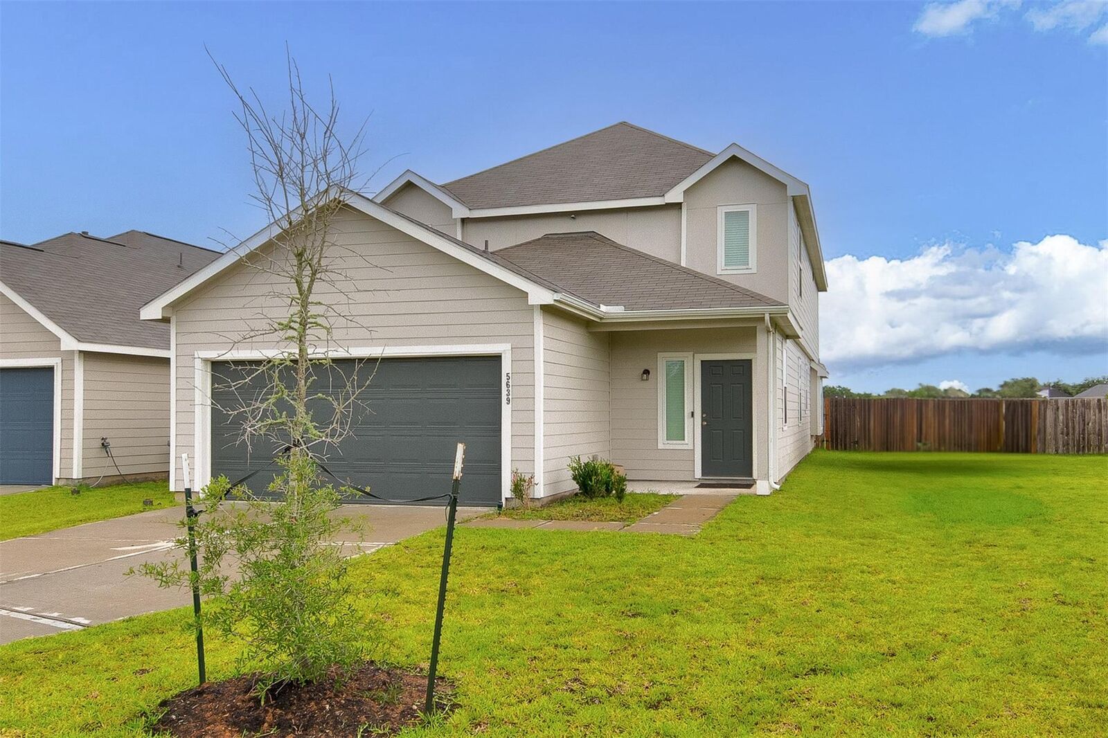 Property Photo: 5639 Brooklyn Rose Drive TX 77583