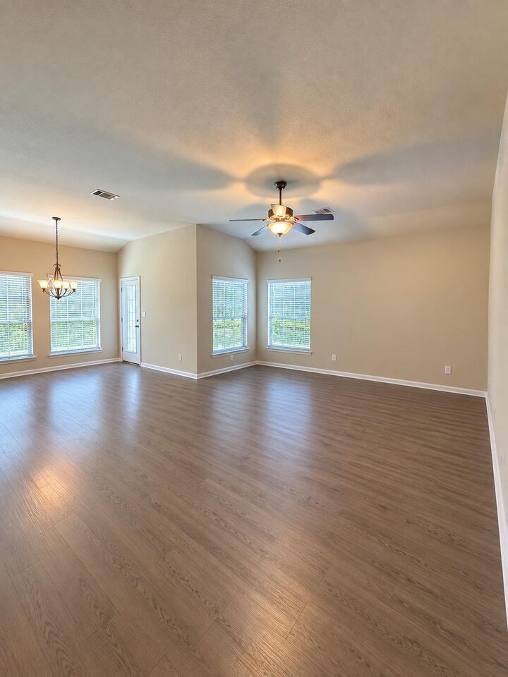 Property Photo:  1150 Shadow Glenn Drive  TX 77301 