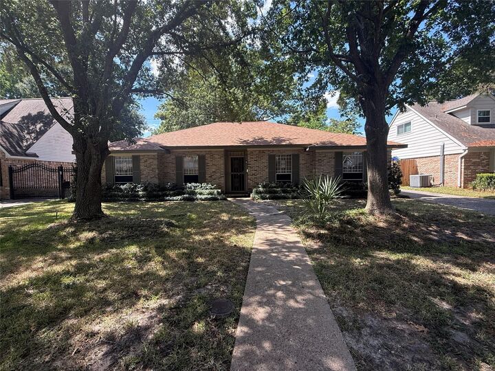 Property Photo: 4915 Apollo Street TX 77018