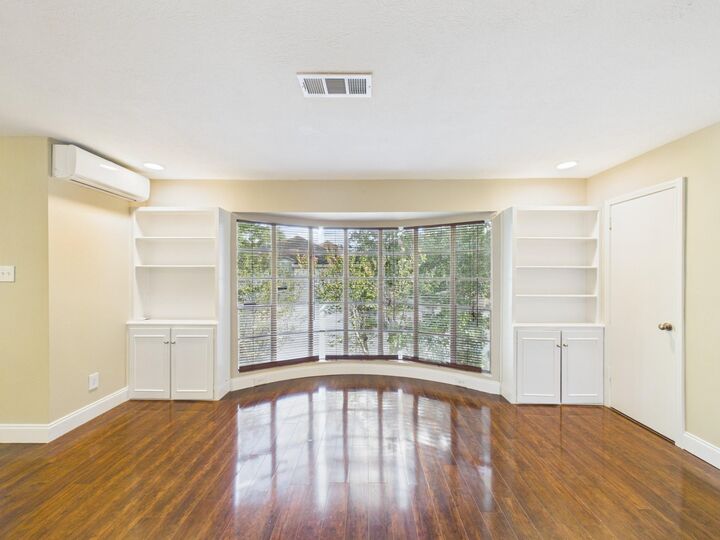 Property Photo: 2595 Marilee Lane 1 TX 77057