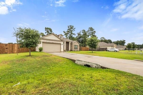Property Photo: 9850 Hunter Springs TX 77306
