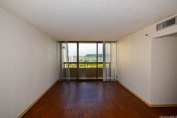Property Photo:  2499 Kapiolani Boulevard 2807  HI 96826 
