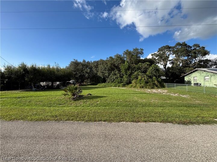 Property Photo:  2808 W Newton Road  FL 33825 