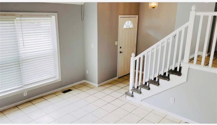 Property Photo: 2108 SW Sterling Drive MO 64081