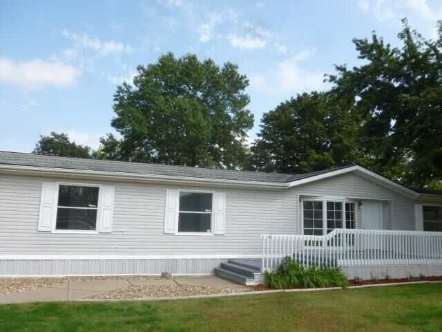 Property Photo: 36 East St Lot 68 IA 52340