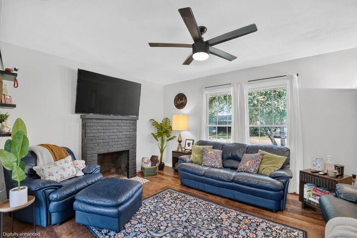 Property Photo: 206 Hillcrest Road IA 50701