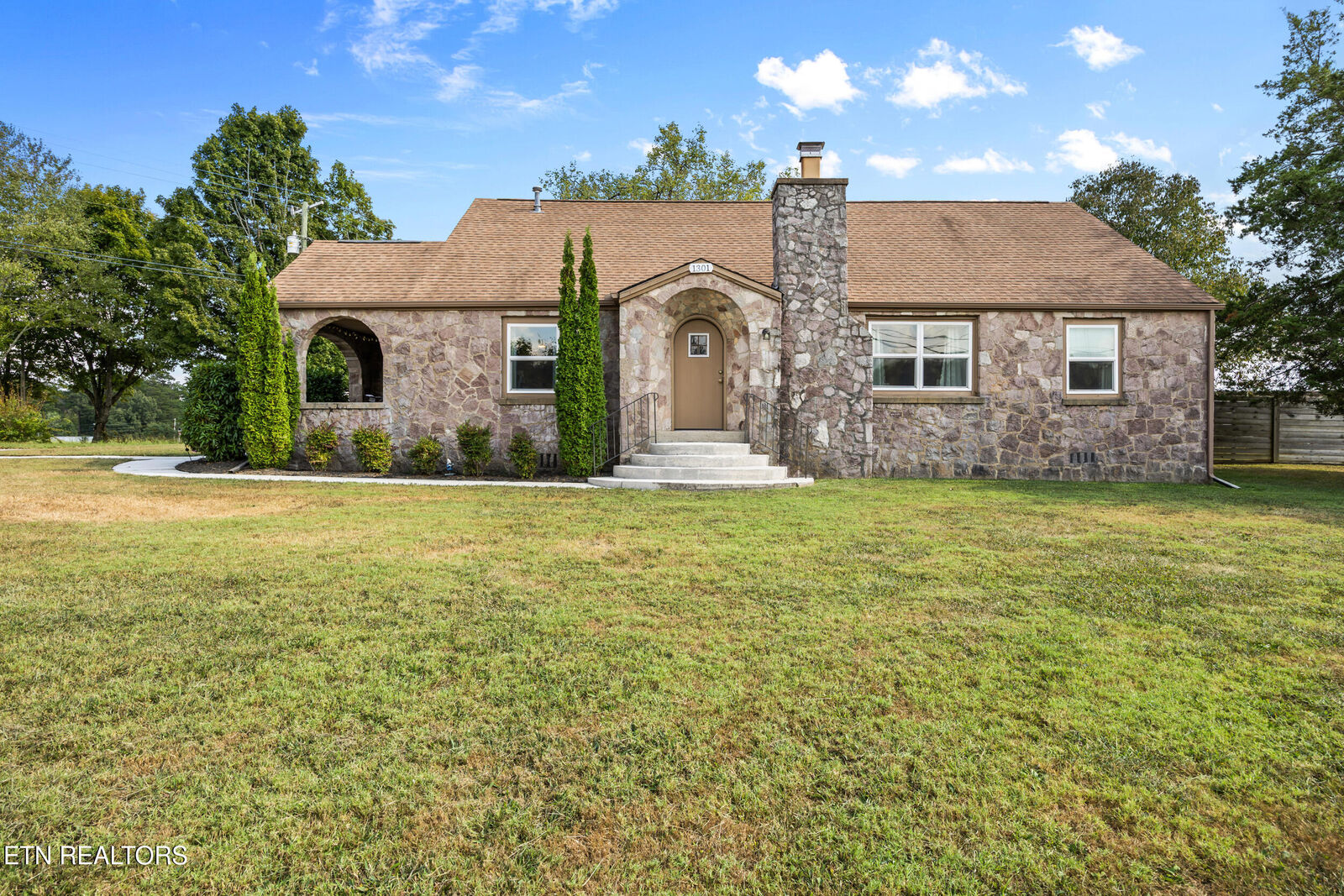 Property Photo: 1301 Tazewell Pike TN 37721