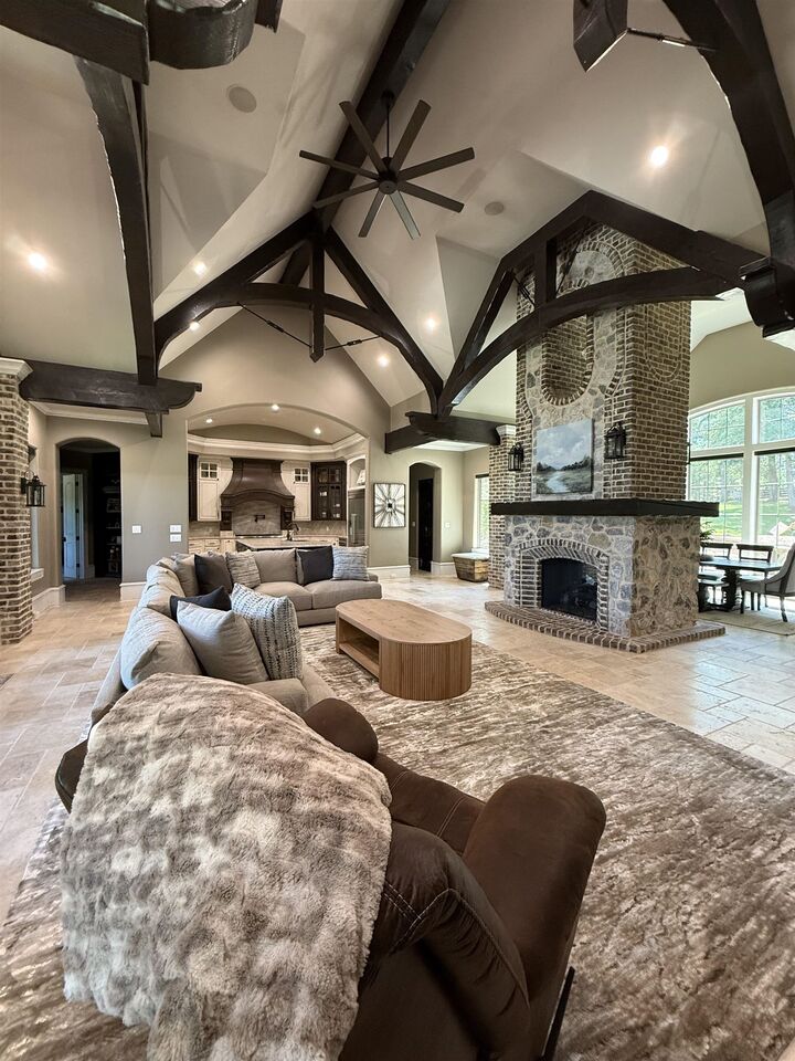 Property Photo: 204 Turtle Creek Bnd TX 75605