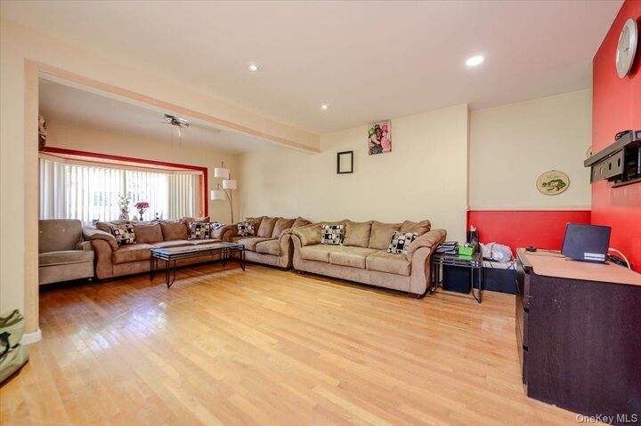 Property Photo:  950 Edison Avenue  NY 10465 
