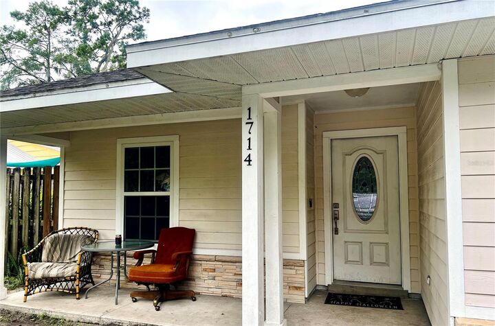 Property Photo: 1714 NW 9th Street FL 32609