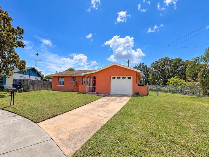 Property Photo: 4068 Castlegate Drive FL 32839