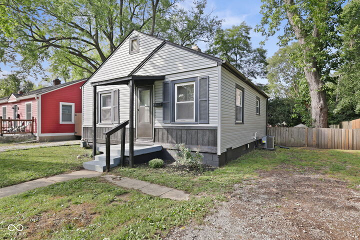 Property Photo:  1422 E 49th Street  IN 46205 