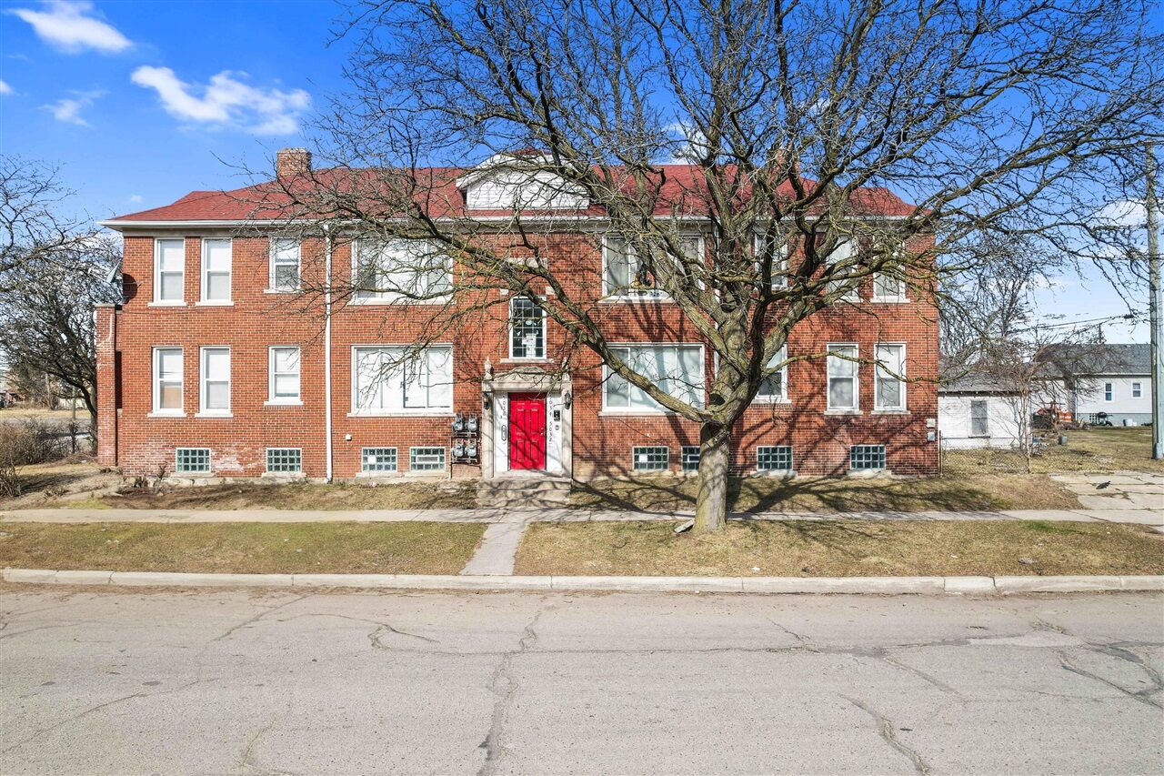 Property Photo: 5032 W Boston Boulevard Unit 5038 MI 48204-1436