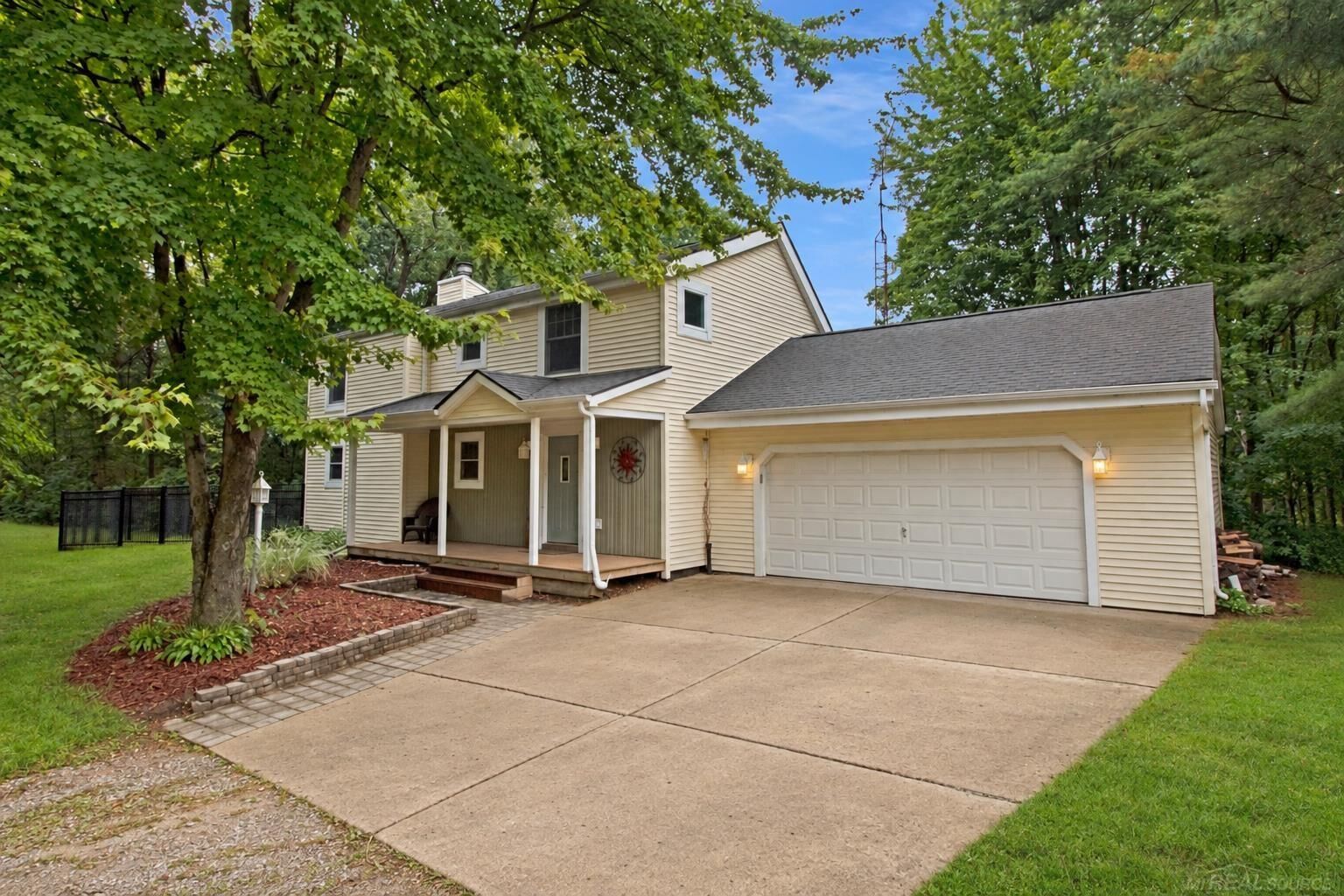 Property Photo: 496 Kuwe Lane MI 48446
