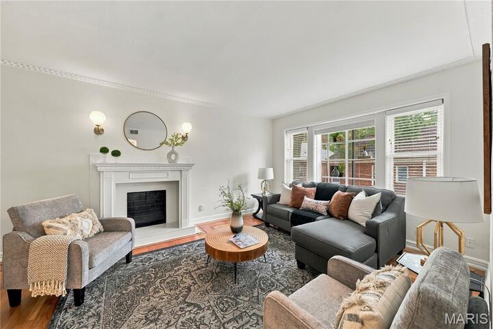 Property Photo: 7536 York Drive 2B MO 63105
