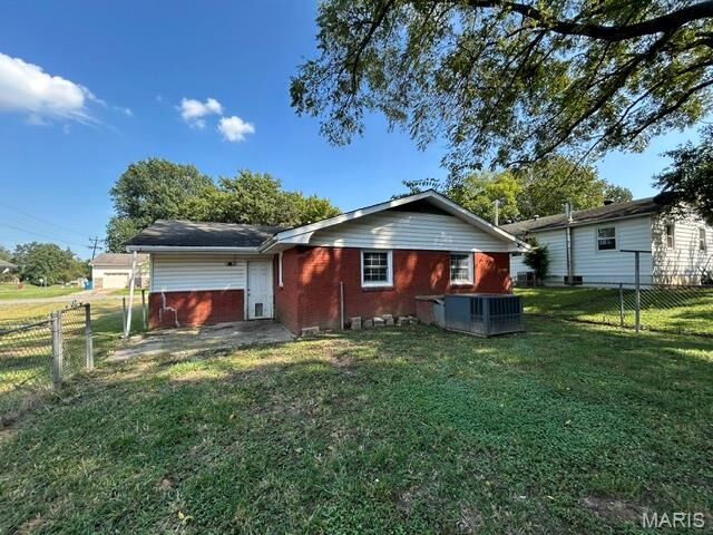 Property Photo:  105 Druetta Avenue  MO 63780 