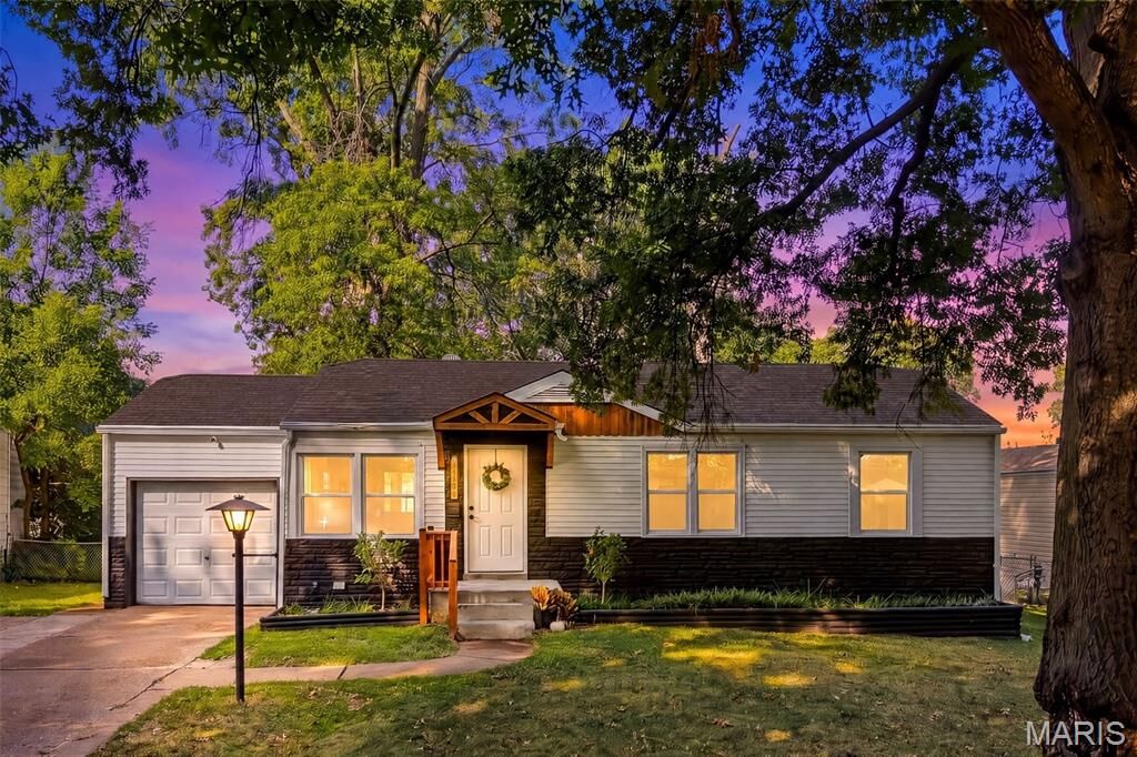 Property Photo:  10501 Hoyt Drive  MO 63137 