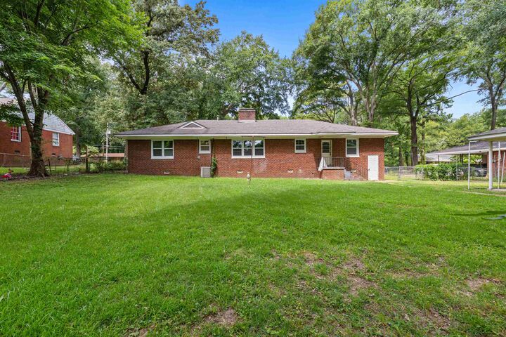 Property Photo: 3286 Dogwood Ln TN 38116