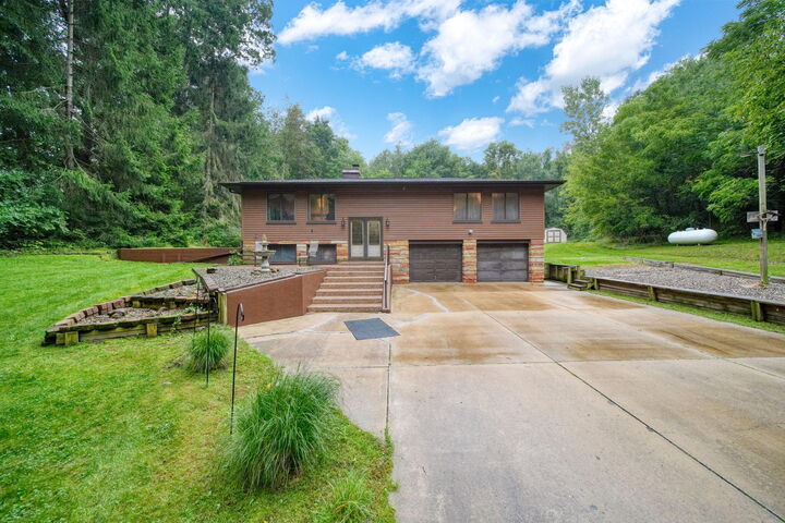 Property Photo:  3860 Wellman Road  MI 49269 