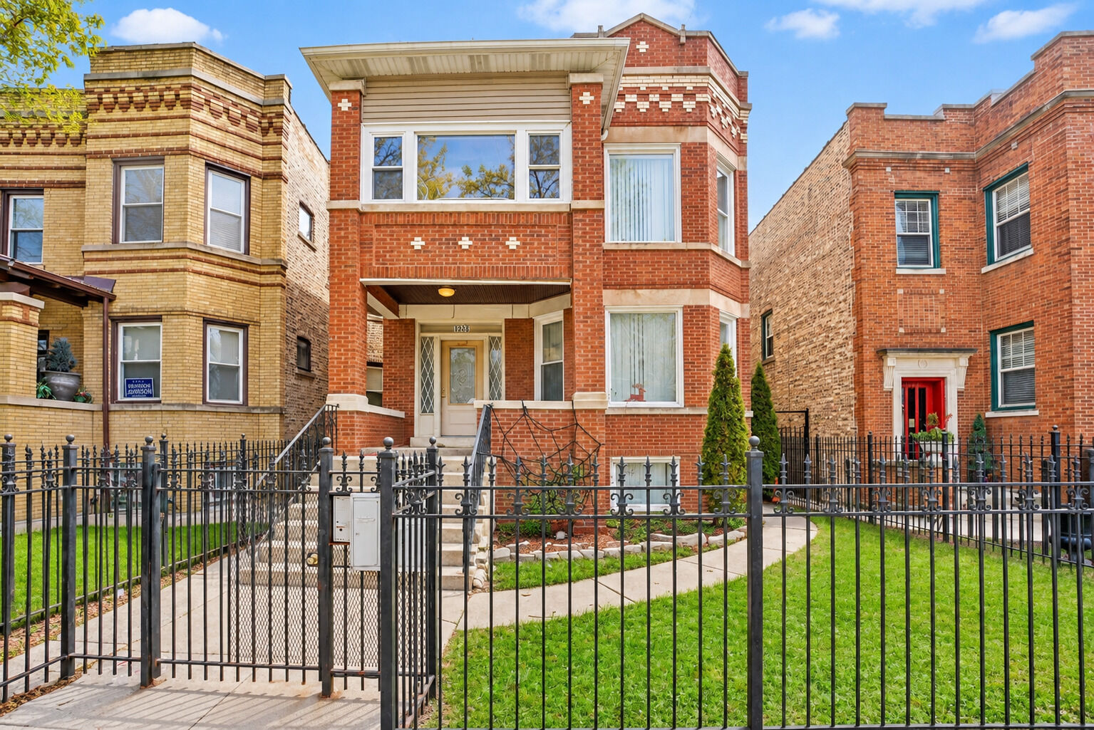 Property Photo: 1229 N Austin Boulevard 1 IL 60651