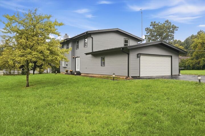 Property Photo:  37860 N Metropolitan Avenue  IL 60087 