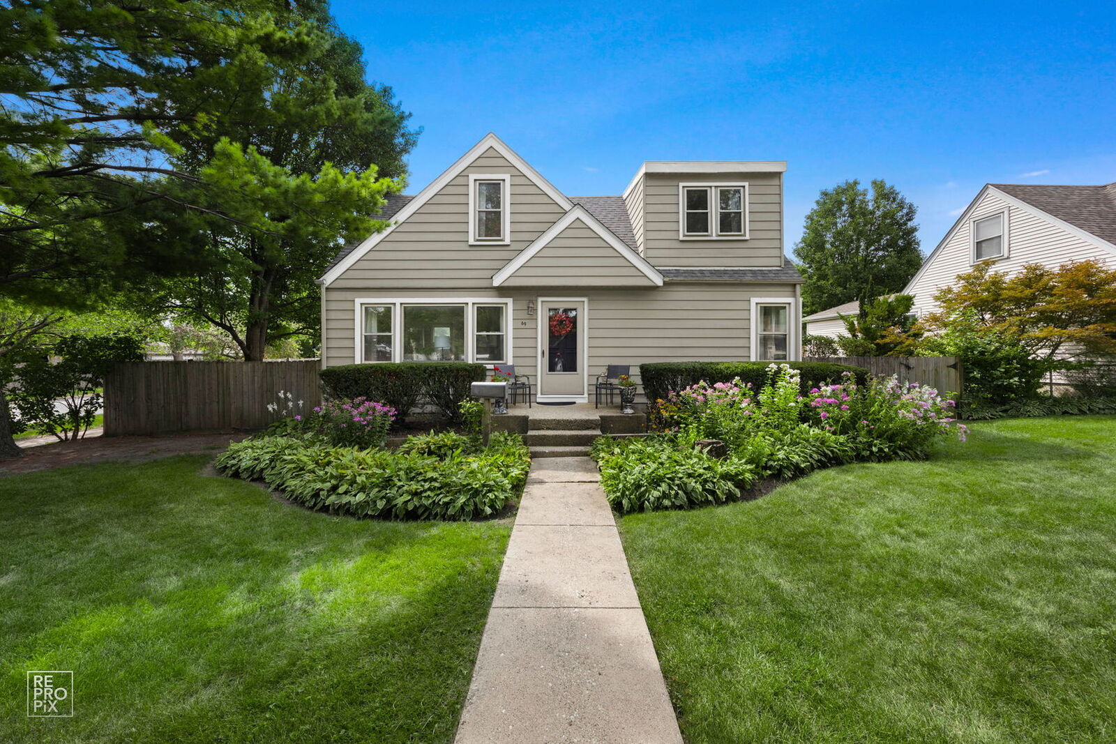 Property Photo: 69 E Medill Avenue IL 60164