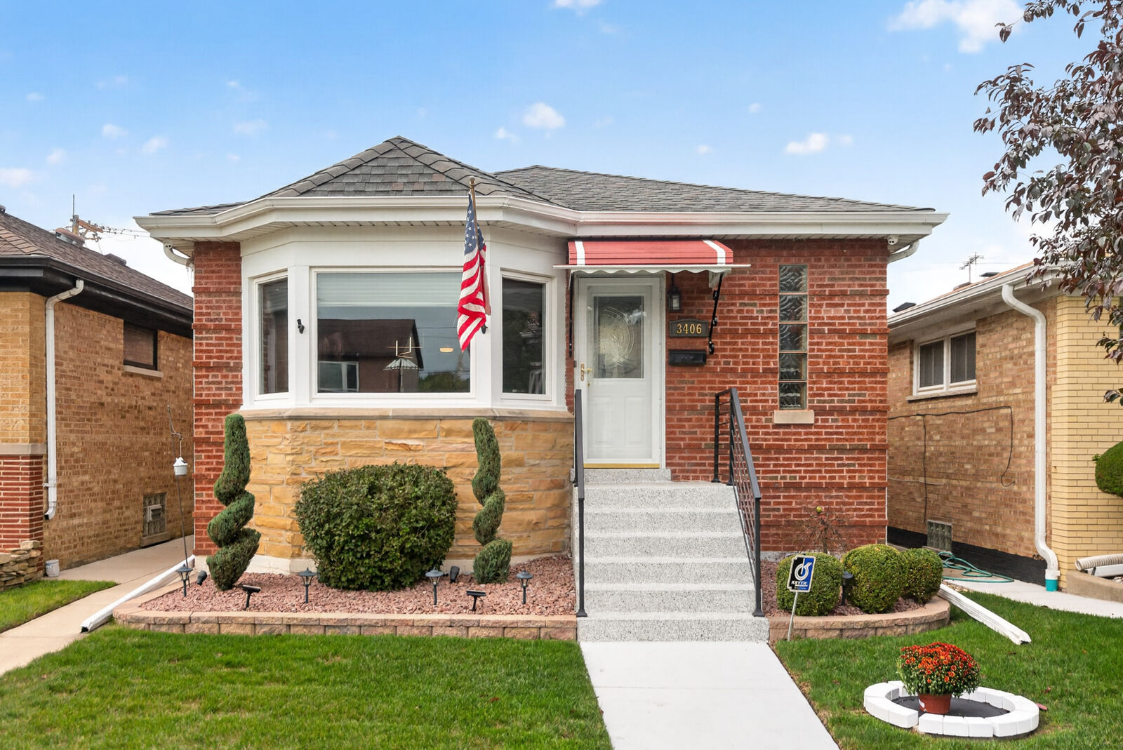 Property Photo: 3406 N Oleander Avenue IL 60634