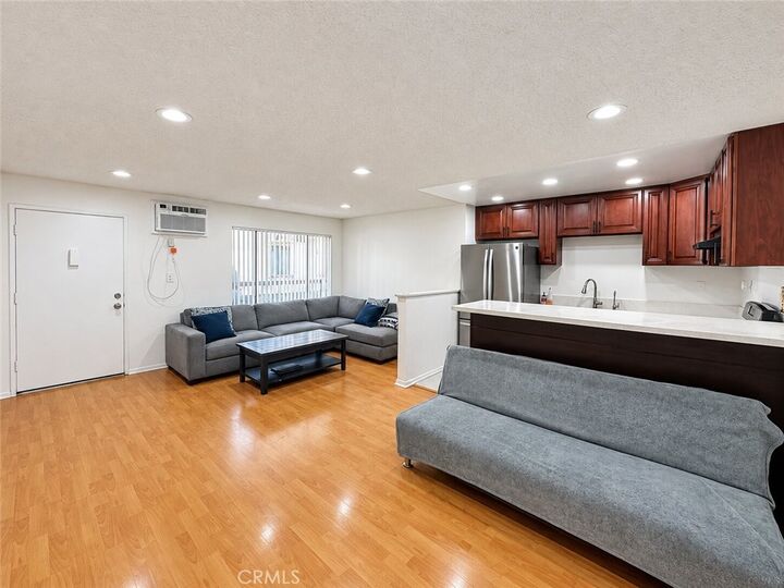Property Photo: 801 E Chestnut Street 2 CA 91205