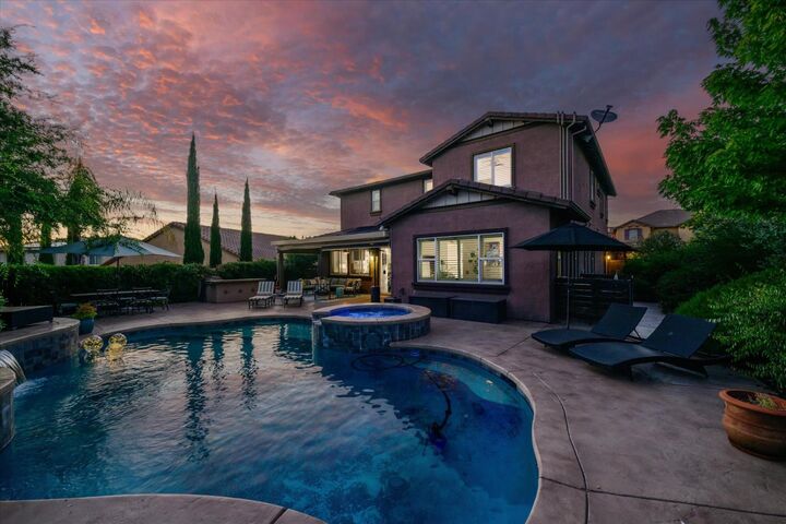 Property Photo: 2178 Aiken Way CA 95762