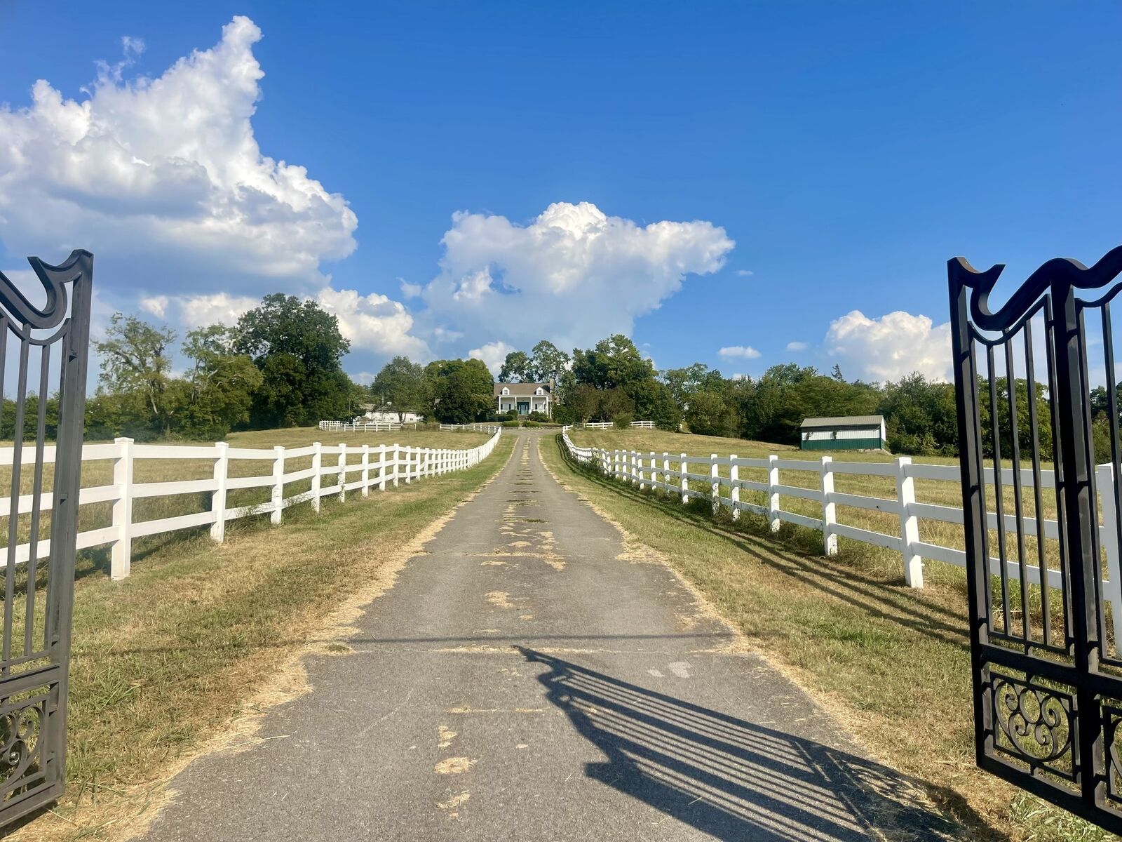 Property Photo: 1422 Globe Rd TN 37091