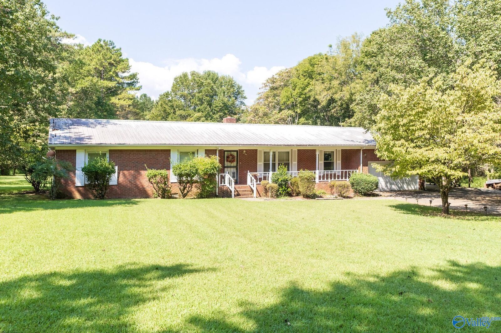 Property Photo: 336 Tumpkins Lane NE AL 35811