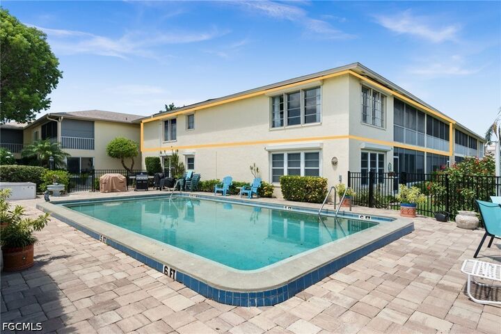 Property Photo:  1345 SE 40th Terrace 2E  FL 33904 